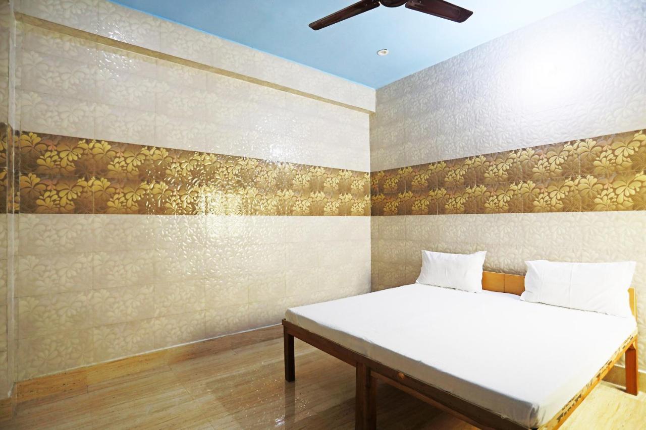 Oyo 44361 Shri Lajjaram Ashram Hotel Vrindavan Exterior photo